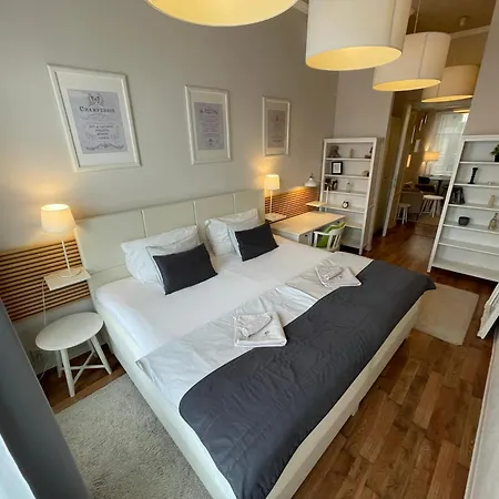 H75 Centre Apartamento