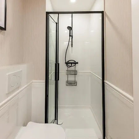 H75 Centre Apartment *